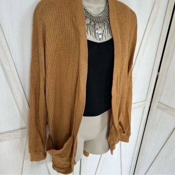 ✨Pink Rose 🌹 mustard yellow cardigan sweater - Picture 2 of 8